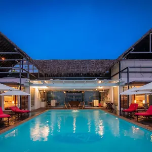 Resort Stayvista At The Rain - River With Infinity Pool, Alappuzha